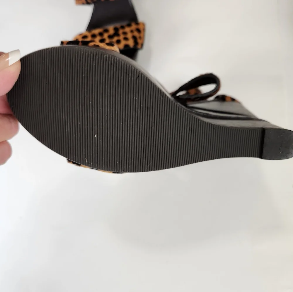 Diane Von Furstenberg Designer Mobwife Animal Print Wedge Heel size 8